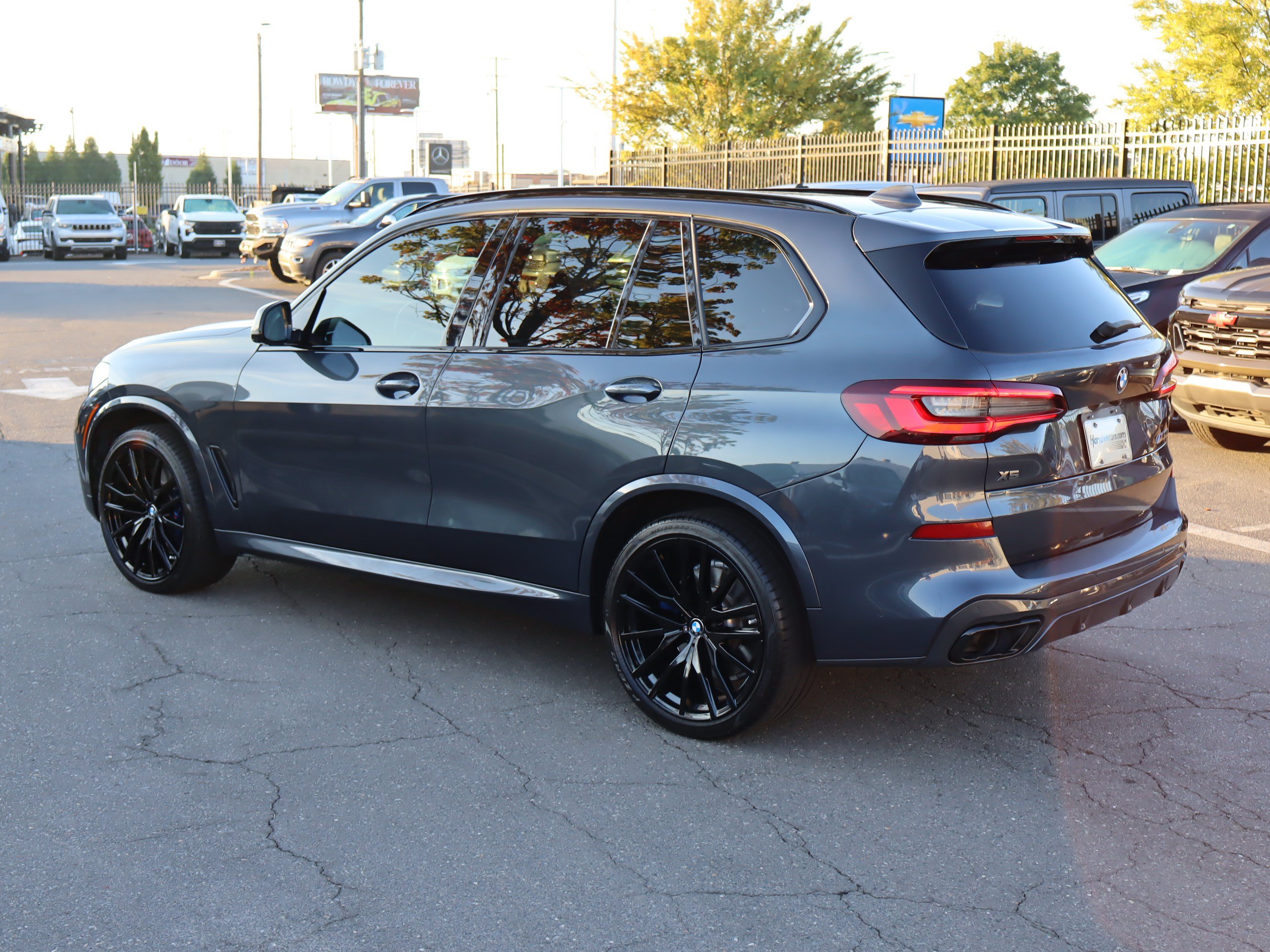 Used 2021 BMW X5 M50i AWD/4WD image 8