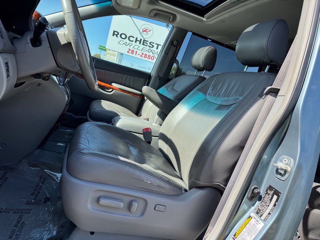 Used 2006 Toyota Sienna XLE w/ XLE Pkg 6 FWD image 4