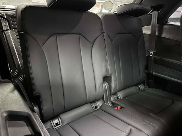 Used 2025 Audi SQ7 Premium Plus AWD/4WD image 18