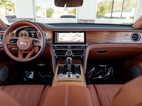 Certified 2023 Bentley Flying Spur V8 image 4