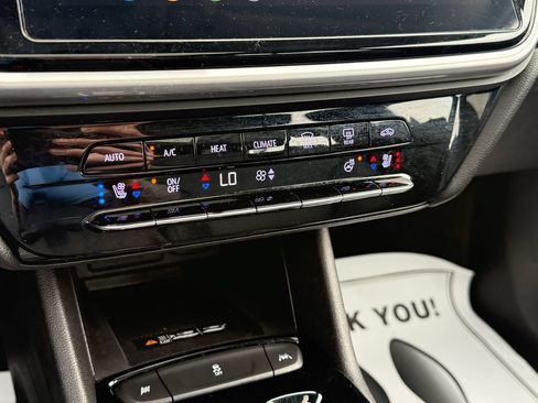 Used 2022 Chevrolet Bolt EUV Premier w/ Sun & Sound Package FWD image 18