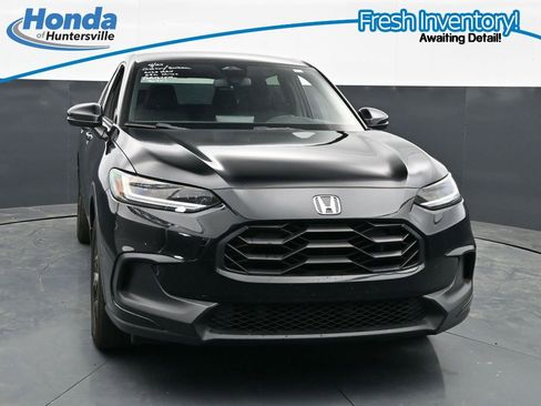 Used 2023 Honda HR-V Sport image 3