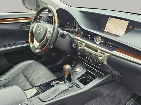 Used 2013 Lexus ES 350 w/ Luxury Pkg image 23