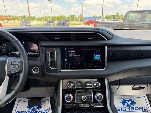 Used 2023 GMC Yukon XL Denali w/ Max Trailering Package AWD/4WD image 19