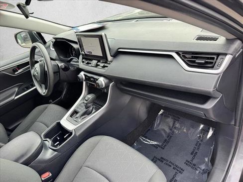 Used 2025 Toyota RAV4 XLE image 20
