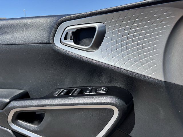 Used 2023 Kia Soul LX w/ Option Group 015 FWD image 21