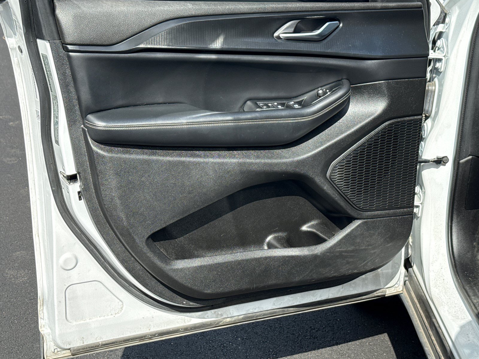 Used 2023 Jeep Grand Cherokee Laredo AWD/4WD image 10