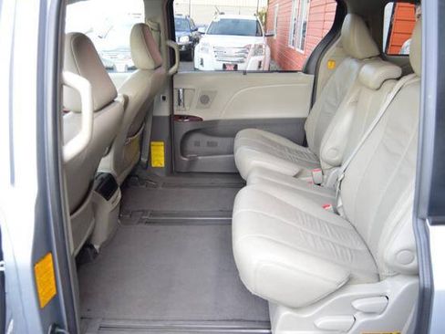 Used 2011 Toyota Sienna XLE w/ XLE Navigation Pkg FWD image 49