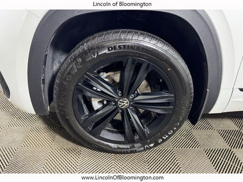 Used 2023 Volkswagen Atlas SEL R-Line image 8