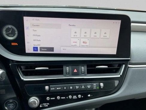 Used 2023 Lexus ES 300h F Sport image 19