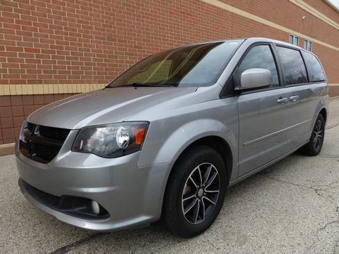 Used 2016 Dodge Grand Caravan R/T w/ Driver Convenience Group image 5