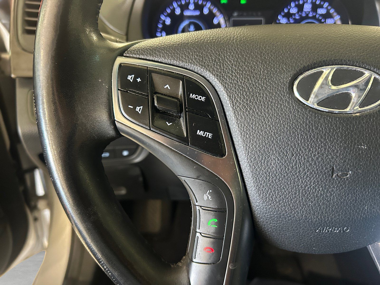 Used 2017 Hyundai Azera Limited FWD image 21