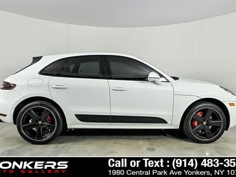 Used 2018 Porsche Macan GTS AWD/4WD image 9