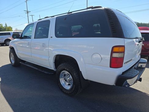 Used 2001 Chevrolet Suburban 2500 LT w/ LT Preferred Equipment Group AWD/4WD image 5
