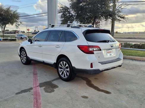 Used 2017 Subaru Outback 2.5i Touring image 2