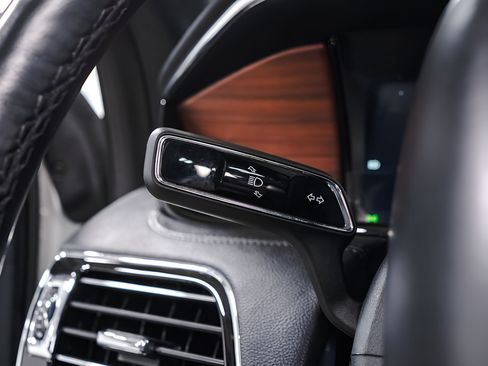Used 2023 Lincoln Navigator Reserve AWD/4WD image 22