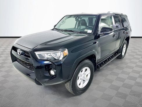 Used 2017 Toyota 4Runner SR5 Premium image 3