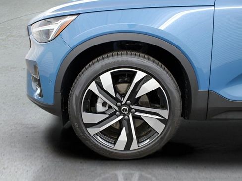 New 2025 Volvo XC40 B5 Ultra w/ Climate Package image 11