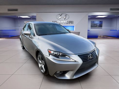 Used 2014 Lexus IS 350 w/ Navigation Package RWD image 9