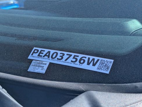 Used 2023 Ford Expedition Max XLT image 33