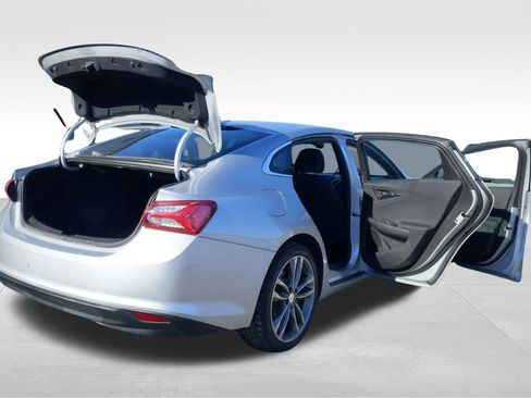 Used 2021 Chevrolet Malibu LT image 14