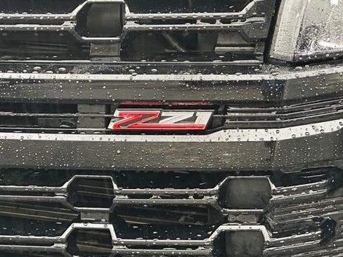 Used 2024 Chevrolet Suburban Z71 w/ Luxury Package image 10