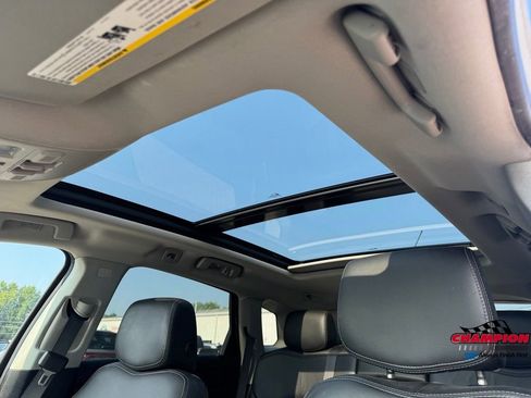 Used 2016 Cadillac SRX Luxury w/ Driver Awareness Package image 19