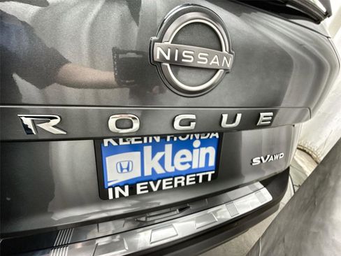 Used 2023 Nissan Rogue SV image 18
