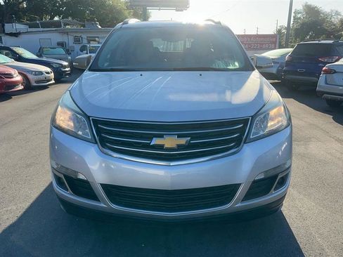 Used 2017 Chevrolet Traverse LT image 3
