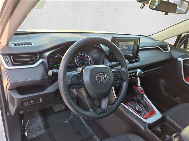 Used 2021 Toyota RAV4 LE AWD/4WD image 10