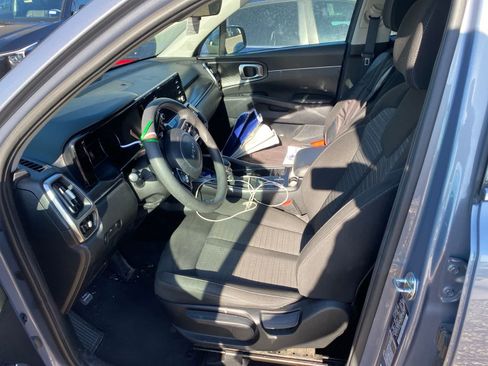 Used 2022 Kia Sorento LX AWD/4WD image 8