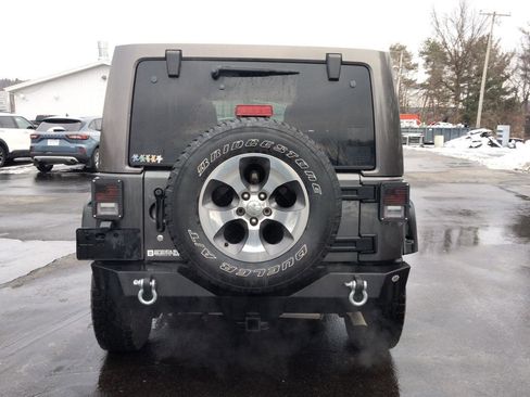 Used 2017 Jeep Wrangler Unlimited Sahara w/ Max Tow Package image 6