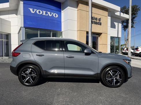 Certified 2023 Volvo XC40 B4 Core w/ Climate Package image 2