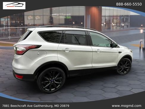 Used 2018 Ford Escape SE w/ SE Sport Appearance Package AWD/4WD image 7