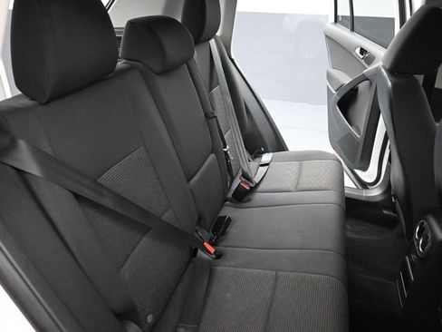Used 2018 Volkswagen Tiguan Limited image 22