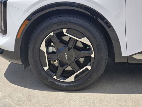 New 2026 Kia Sportage SX FWD image 9