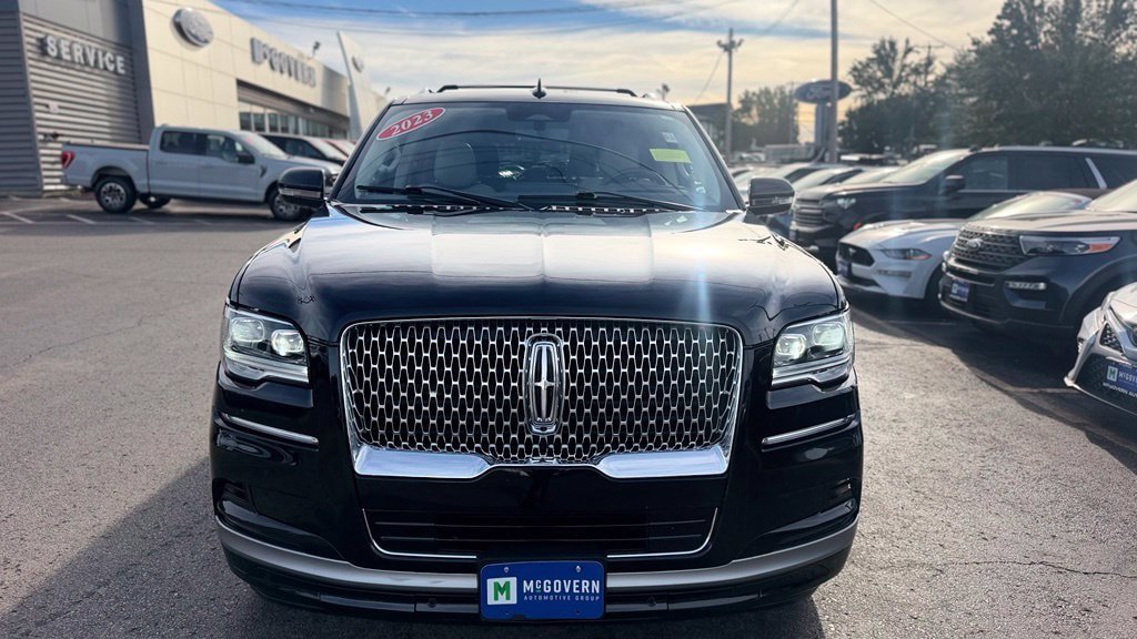 Used 2023 Lincoln Navigator L Reserve AWD/4WD image 11
