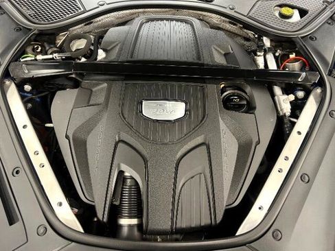 Used 2017 Porsche Panamera image 40