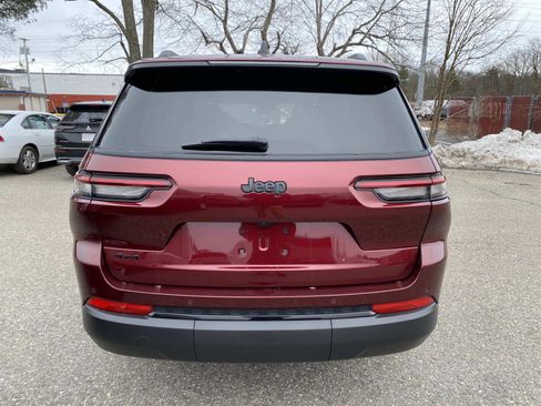 Certified 2025 Jeep Grand Cherokee L Laredo image 4