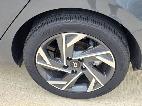 Certified 2025 Hyundai Elantra Sport FWD image 9