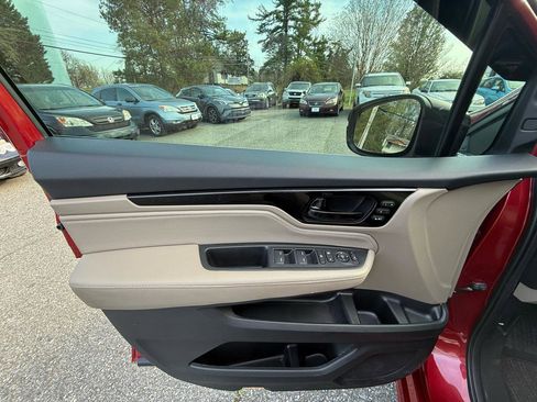 Used 2022 Honda Odyssey Touring image 11