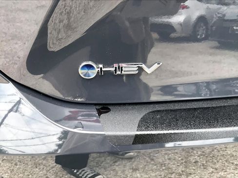 Used 2025 Toyota Camry Hybrid FWD image 30