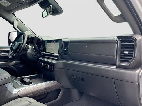 Used 2024 Chevrolet Silverado 2500 LTZ w/ LTZ Plus Package image 31