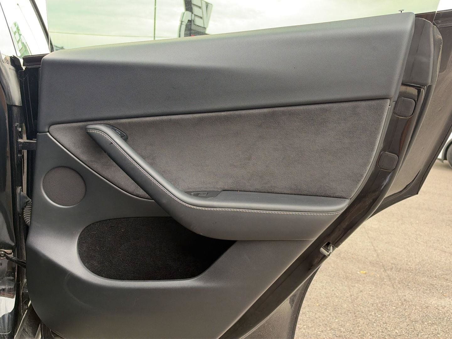 Used 2022 Tesla Model Y Performance AWD/4WD image 18
