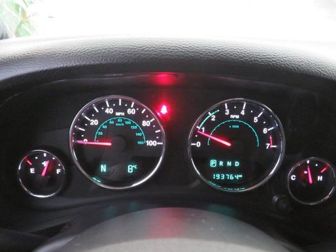 Used 2014 Jeep Wrangler Unlimited Sahara image 18