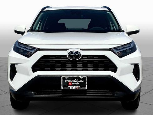 Used 2022 Toyota RAV4 XLE FWD image 4
