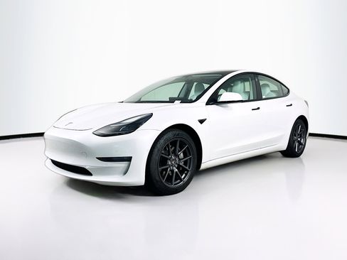 Used 2022 Tesla Model 3 RWD image 3