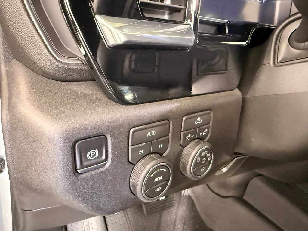 Used 2026 Chevrolet Silverado 1500 RST w/ RST Select Package AWD/4WD image 31