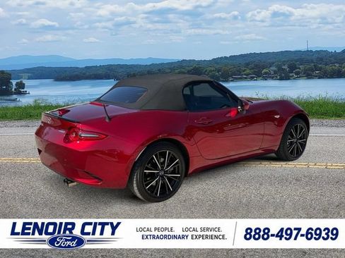 Used 2024 MAZDA MX-5 Miata Grand Touring RWD image 3