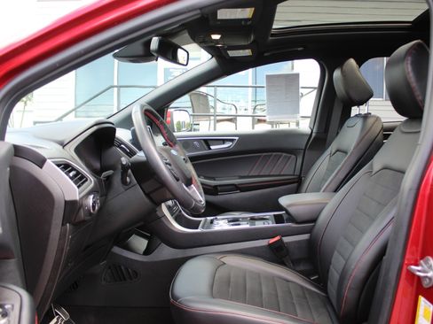 Used 2023 Ford Edge ST-Line image 13